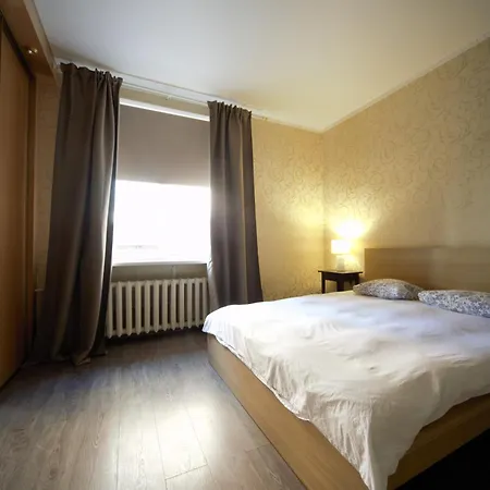 Three Bedroom Apt - Next To St Peters Church Riga *
